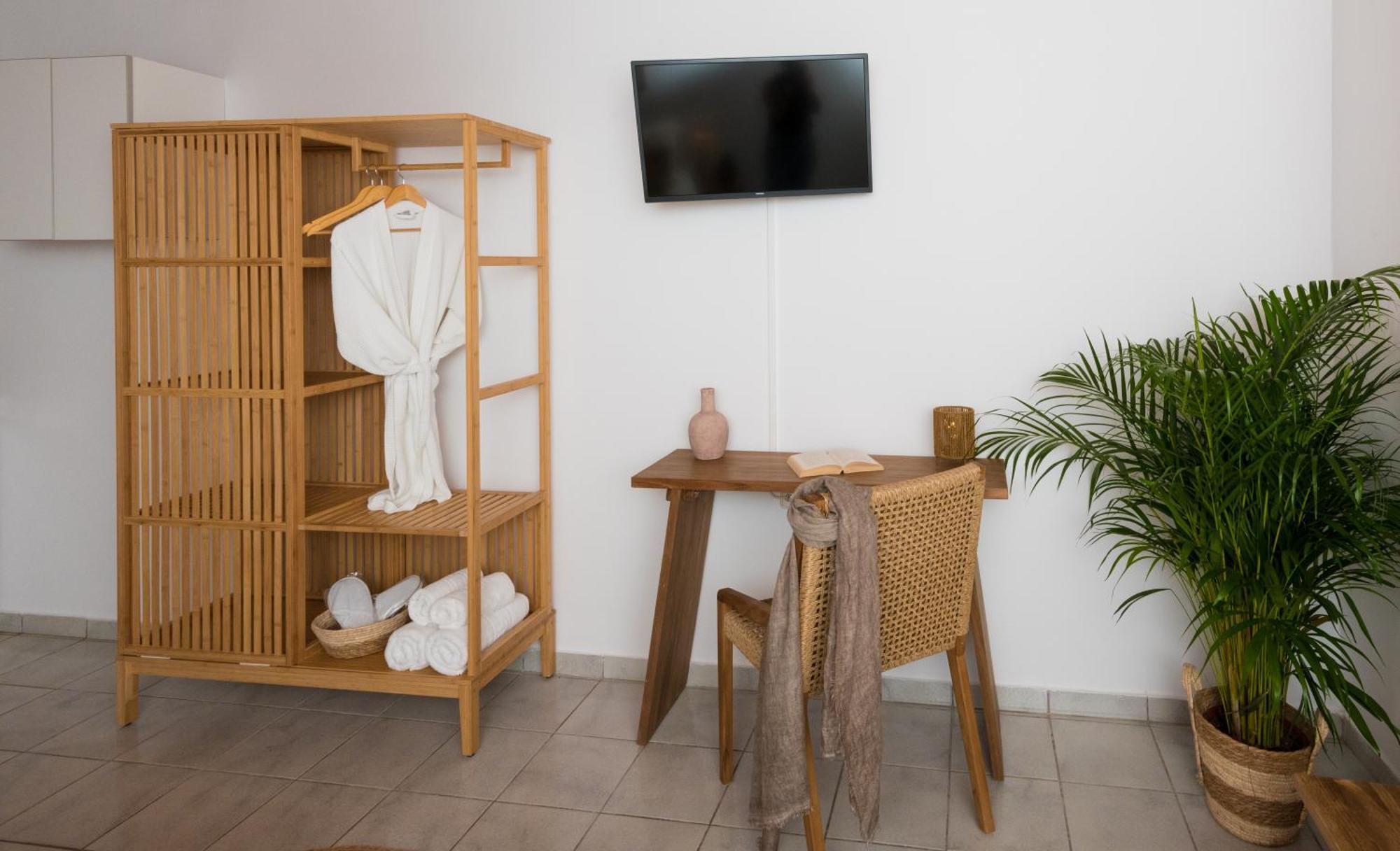 Kanelis Studios & Suites Mytakas Bagian luar foto