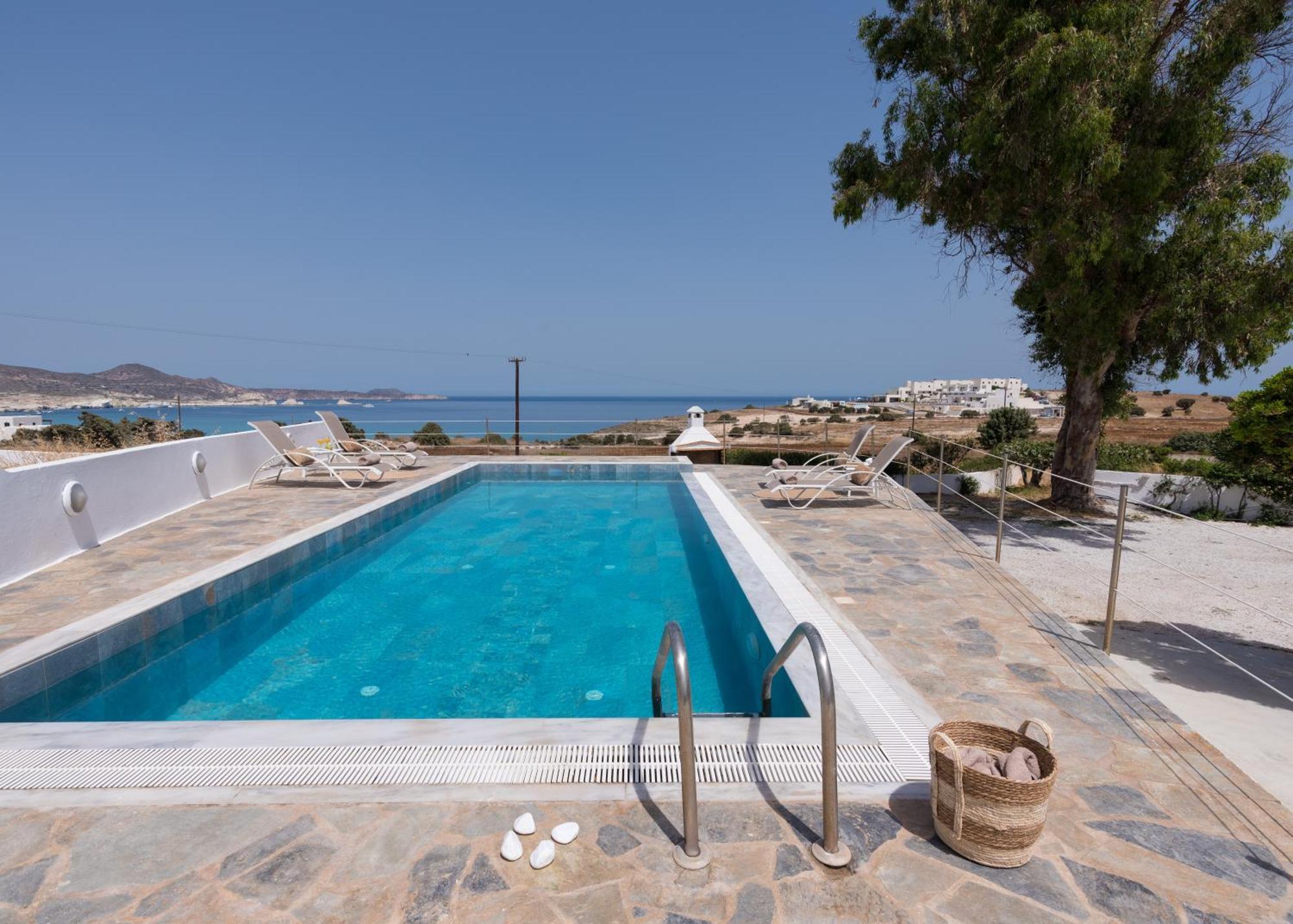 Kanelis Studios & Suites Mytakas Bagian luar foto